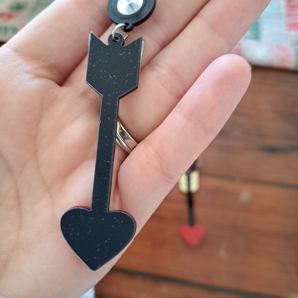 Valentines Dangling Earings - Picture 3 of 3